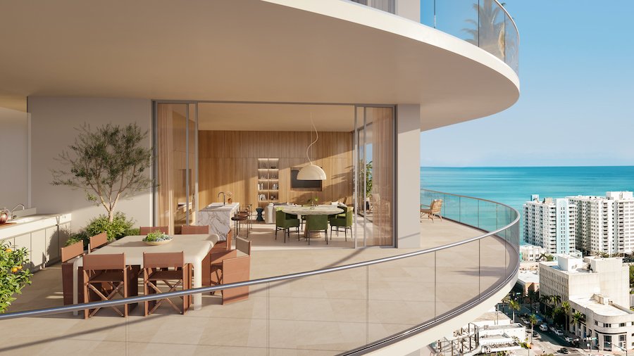 Terraza de una residencia en 72 Carlyle, con vista al mar y diseño contemporáneo en North Beach, Miami Beach. Foto: Williams New York.
